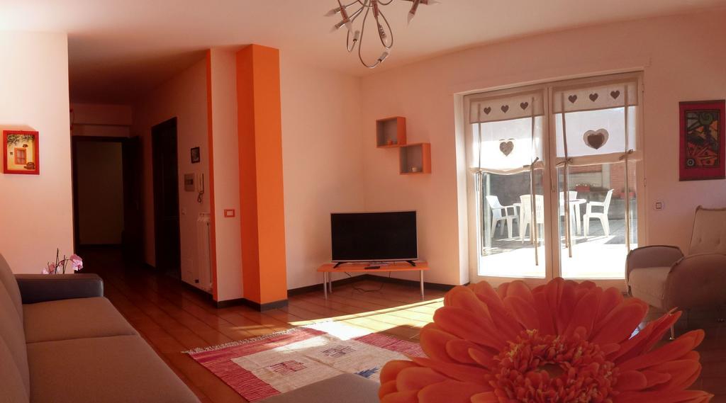 La Betulla Appartamento Confortevole Wifi E Parking Free Aosta Exterior photo