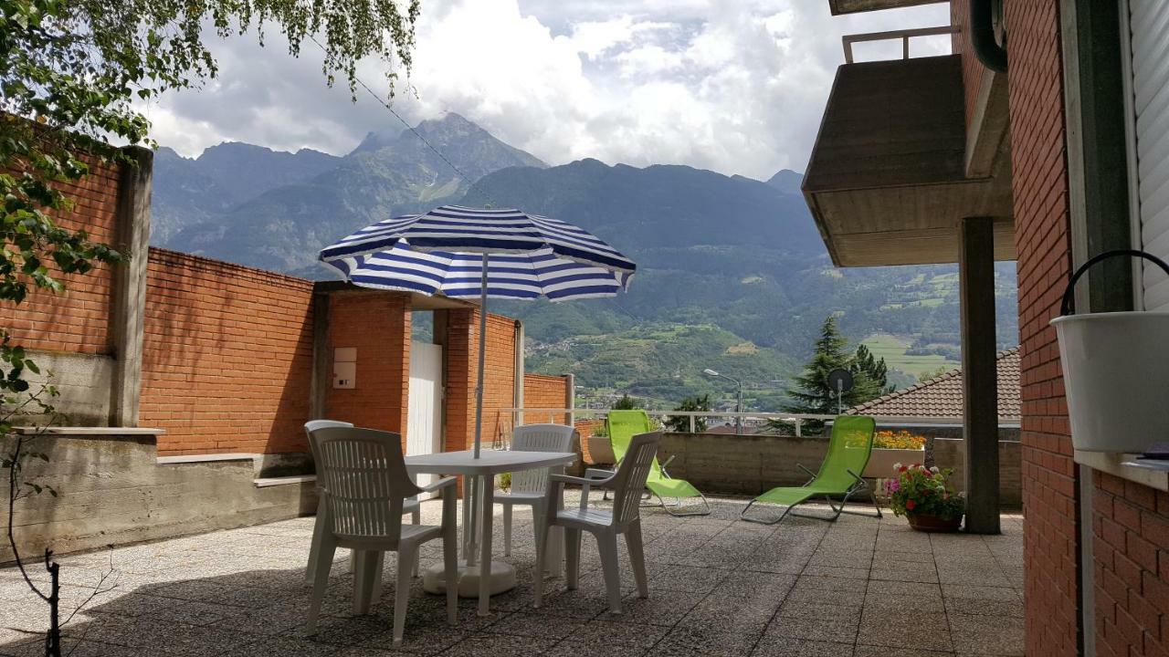 La Betulla Appartamento Confortevole Wifi E Parking Free Aosta Exterior photo
